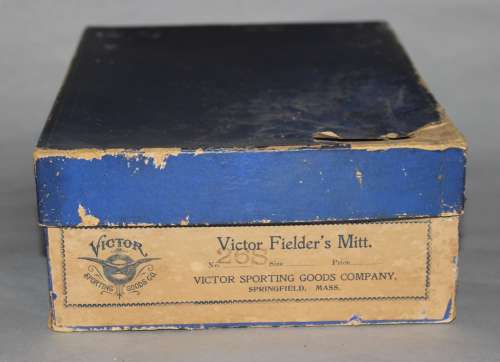 Victor 26S Fielder's Mitt Box